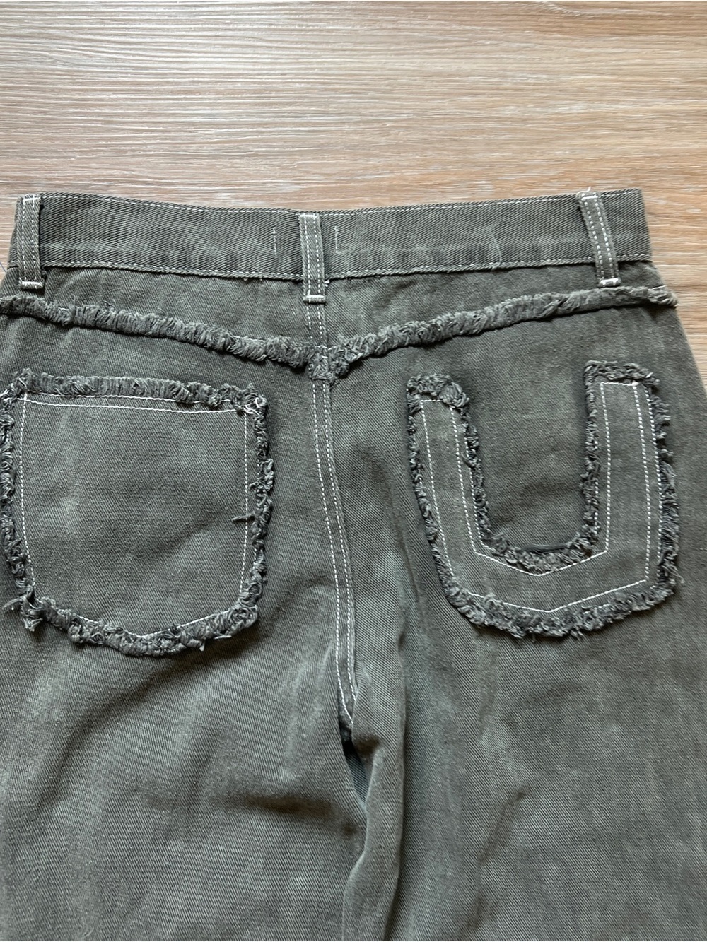 POL Pearl Embellished Wide Leg Jeans Gray Denim Size S NWOT 28 - Picture 5 of 9